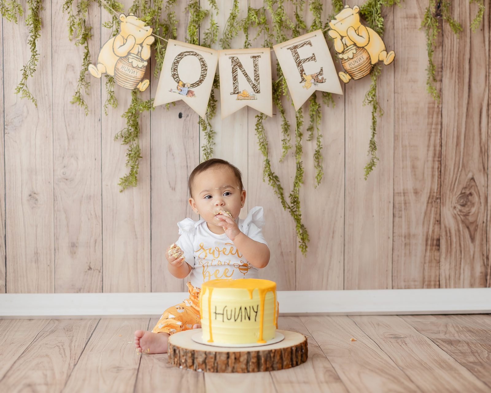Winnie the Pooh hunny themed first birthday smash